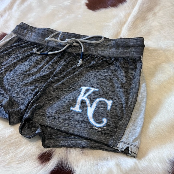Kansas City Royals Lightweight Shorts - Picture 1 of 8
